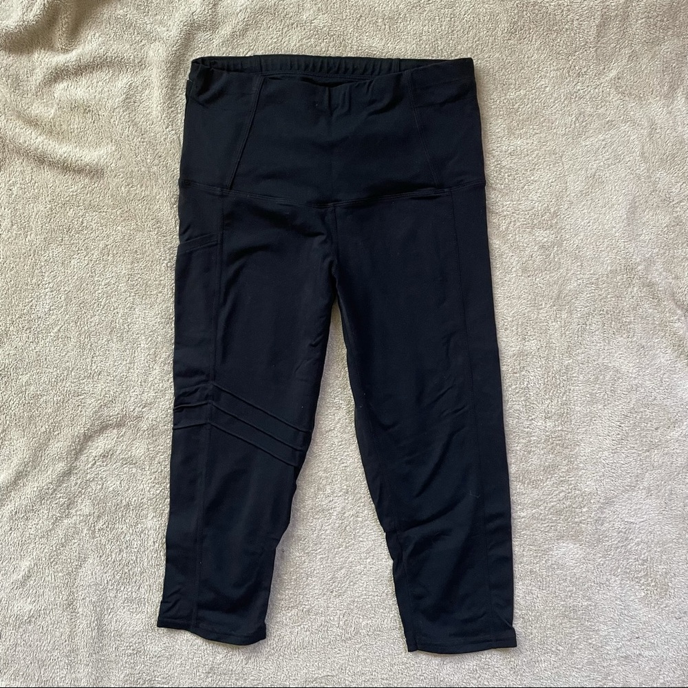 Oiselle pocket crops (black)